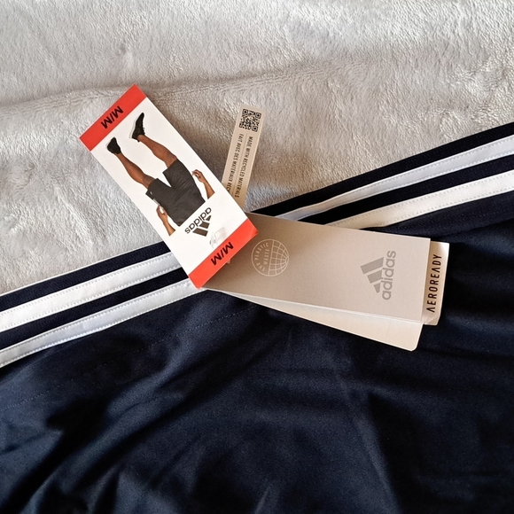 ADIDAS Three Stripes MEDIUM Light Weight Athletic Shorts NAVY NEW with Tags - Picture 4 of 8